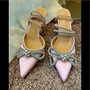 Crystal Embellished shoes 👠